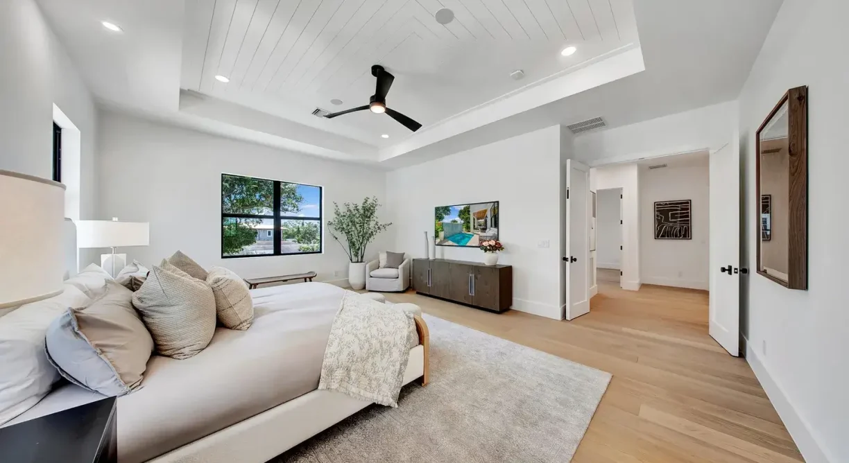 1105-NE-2nd-Avenue-11