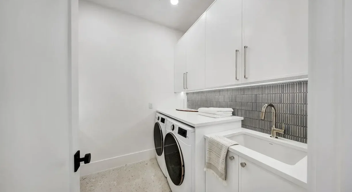 1105-NE-2nd-Avenue-14